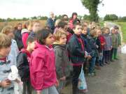 Les enfants très attentifs aux explications