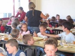 (photo prise lors du repas de midi à la cafétéria d'Aire sur Adour)